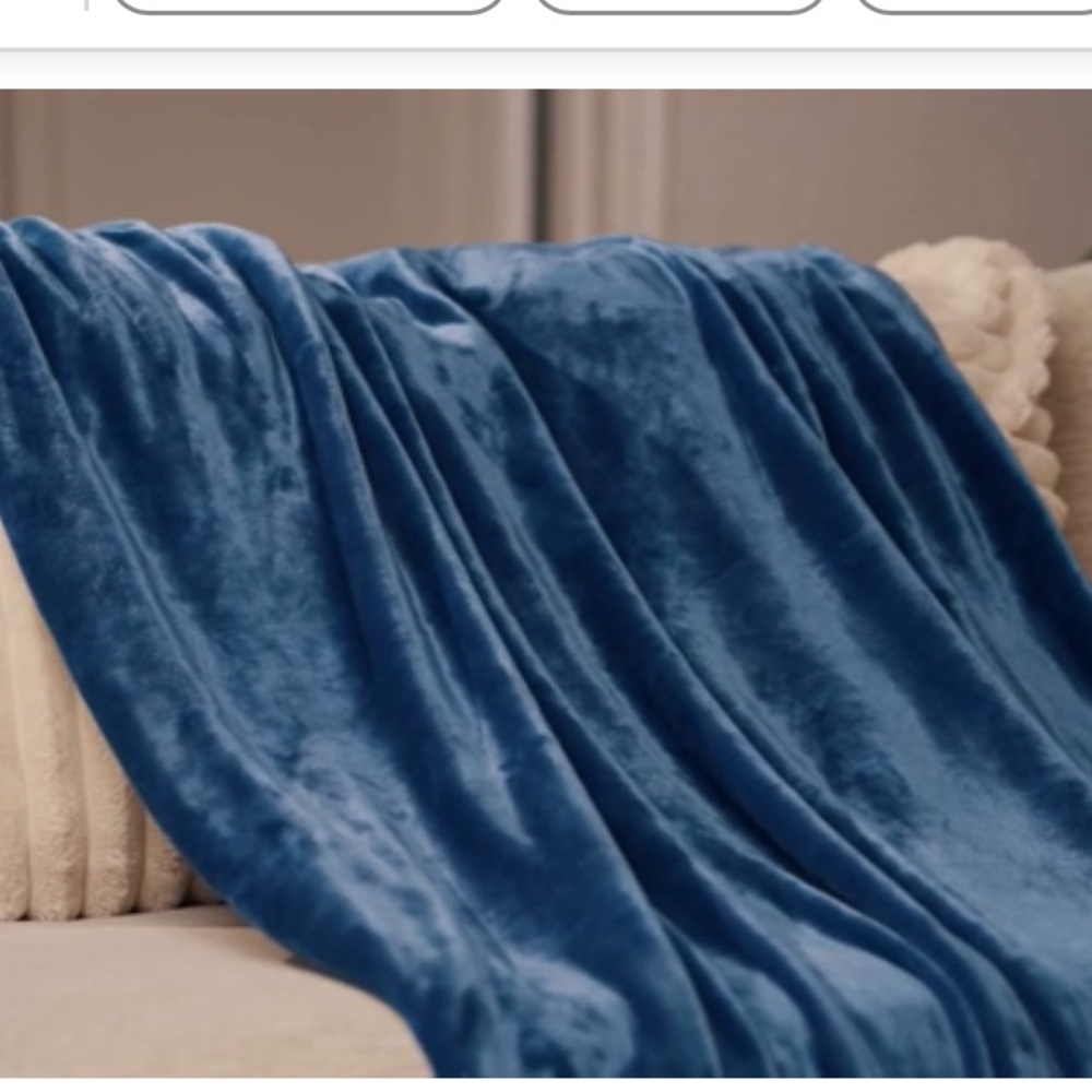 Luxurious Navy Blue Plush Throw Blanket